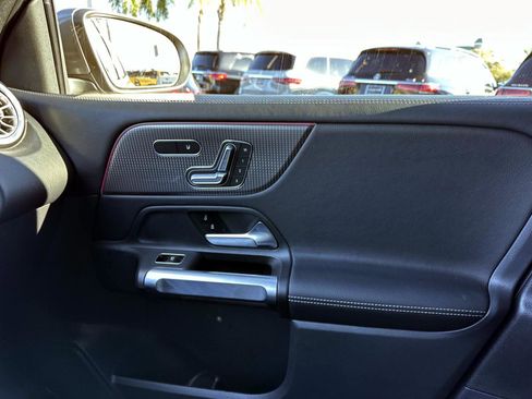 Certified 2022 Mercedes-Benz GLB 250 image 24