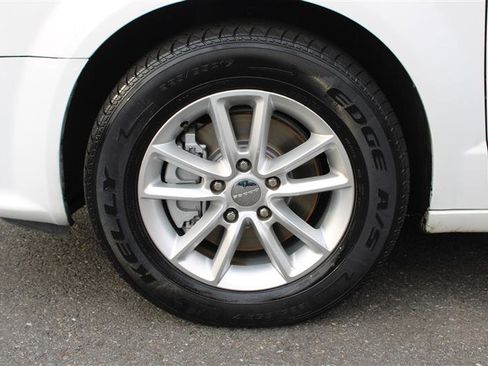 Used 2018 Dodge Grand Caravan SXT image 23