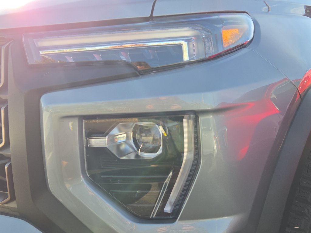 Used 2024 GMC Canyon AT4X AWD/4WD image 2