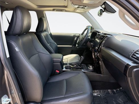 Used 2020 Toyota 4Runner Nightshade AWD/4WD image 33