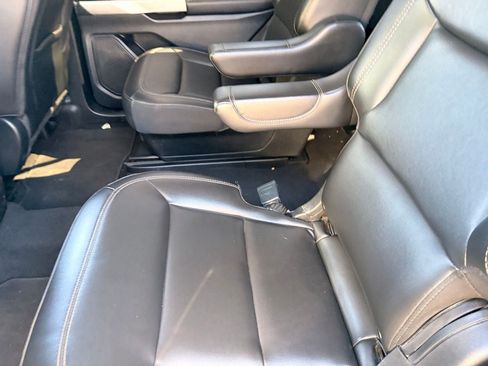 Used 2022 Ford Explorer XLT w/ Equipment Group 202A RWD image 21