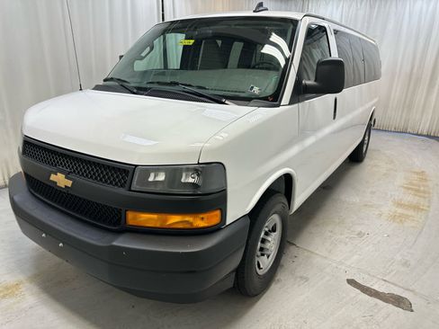 Used 2025 Chevrolet Express 3500 LS image 10