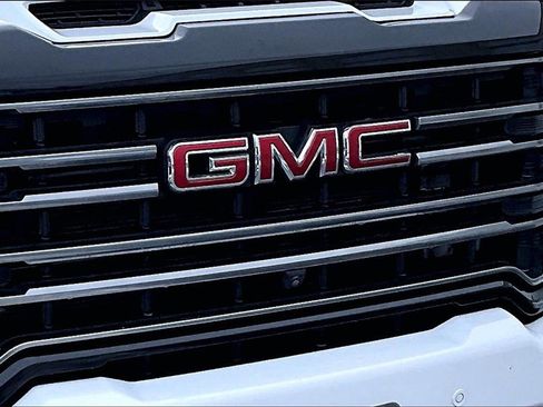 Used 2020 GMC Sierra 2500 AT4 w/ AT4 Premium Package image 29