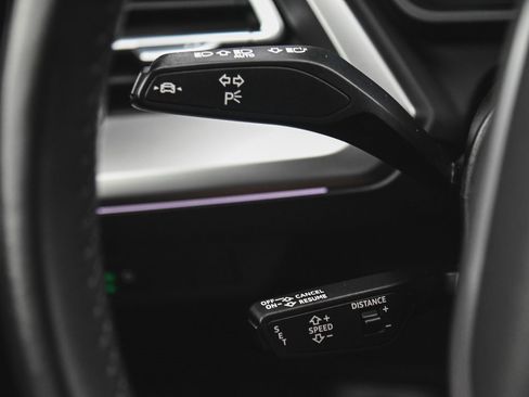 Used 2022 Audi Q4 e-tron Premium Plus w/ Premium Plus image 21