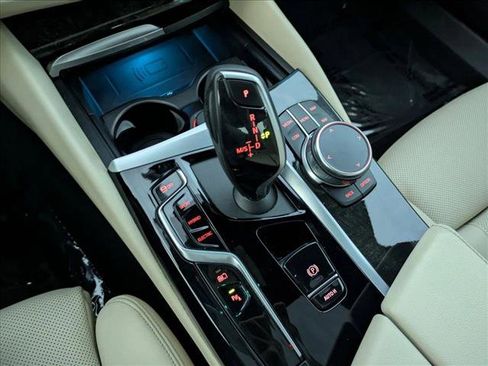 Used 2023 BMW 530e w/ Premium Package image 12