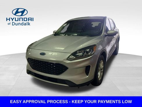 Used 2020 Ford Escape SE image 1