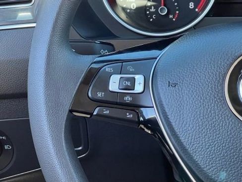 Used 2021 Volkswagen Tiguan S image 32