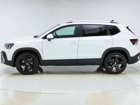 New 2026 Volkswagen Taos SEL image 2