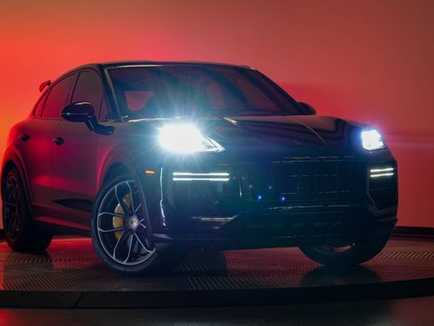 Used 2024 Porsche Cayenne Turbo GT AWD/4WD image 31
