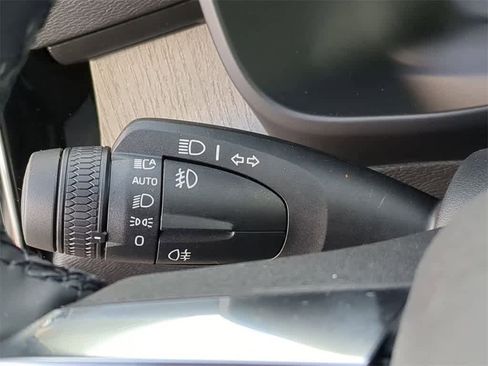 New 2026 Volvo XC40 B5 Plus w/ Protection Package Premier image 25