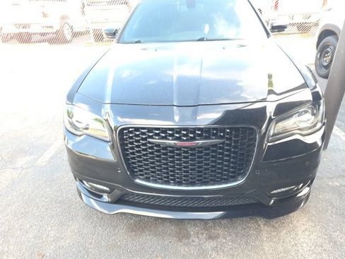 Used 2022 Chrysler 300 S w/ Comfort Group RWD image 9