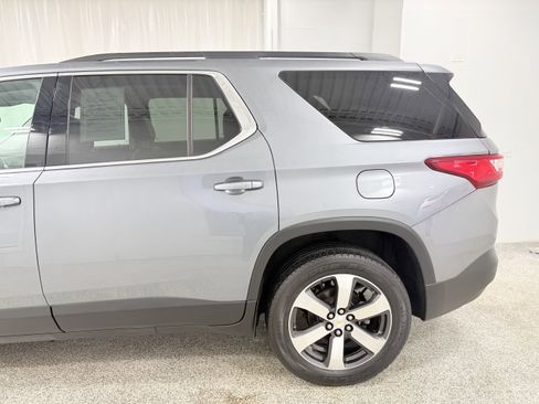Used 2019 Chevrolet Traverse LT w/ LT Premium Package image 5