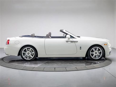 Used 2020 Rolls-Royce Dawn RWD image 6