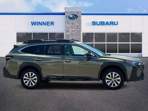 Certified 2025 Subaru Outback Premium AWD/4WD image 6