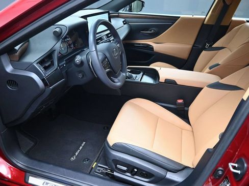 Used 2025 Lexus ES 300h w/ Premium Package FWD image 20