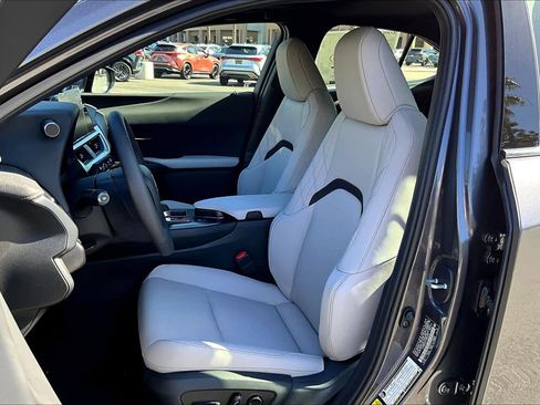 New 2026 Lexus UX 300h FWD image 18