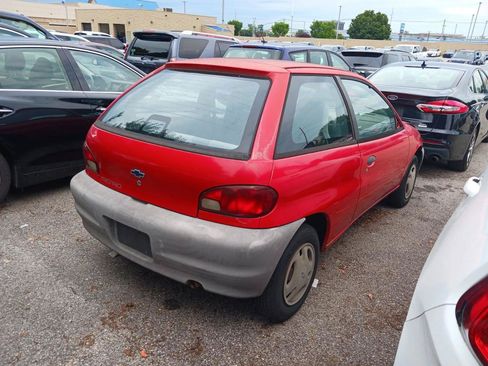 Used 2000 Chevrolet Metro Hatchback FWD image 3