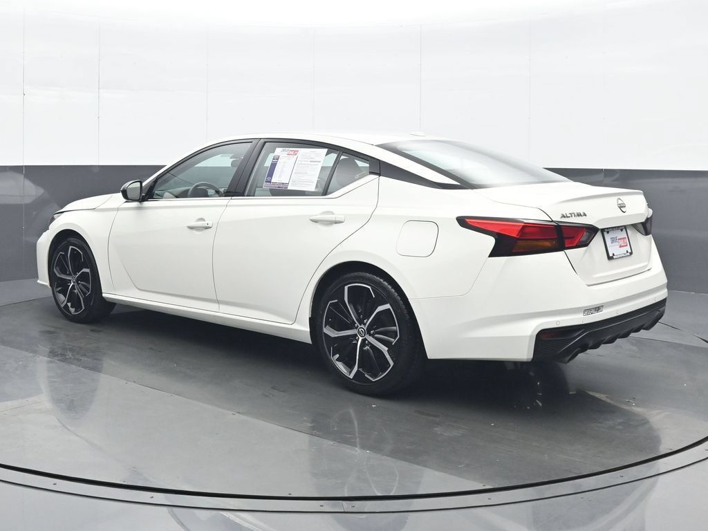 Used 2025 Nissan Altima 2.5 SR FWD image 4
