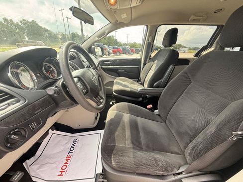 Used 2017 Dodge Grand Caravan SE w/ Power Window Group FWD image 11