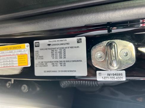 Used 2022 Chevrolet Suburban RST w/ Sport Performance Package image 23