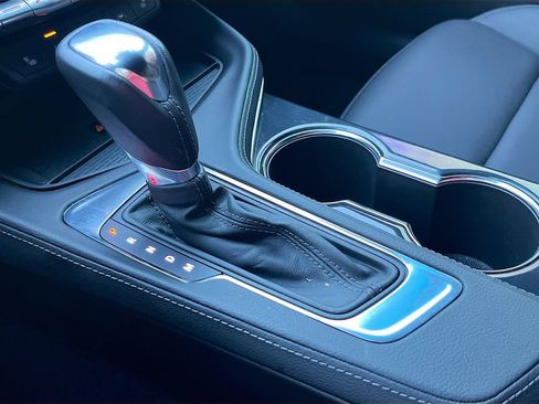Used 2025 Cadillac CT4 Luxury RWD image 17