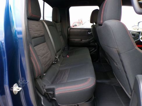 Used 2022 Nissan Frontier PRO-4X image 9