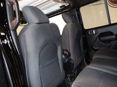 Used 2024 Jeep Gladiator Sport AWD/4WD image 56