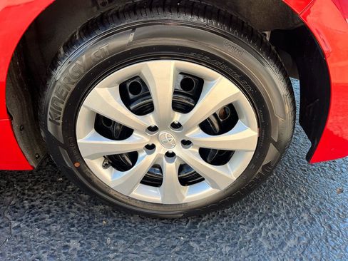 Used 2020 Toyota Corolla LE FWD image 15