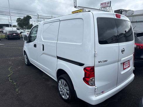 Used 2018 Nissan NV200 SV w/ Navigation Package FWD image 4