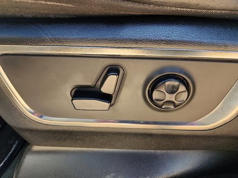 Used 2019 RAM 1500 Limited w/ Body Color Bumper Group image 12