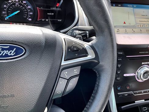 Used 2018 Ford Edge Titanium w/ Equipment Group 301A FWD image 23