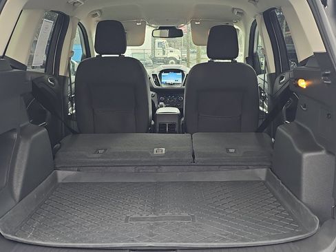 Used 2019 Ford Escape SE image 10