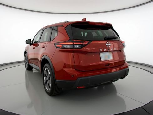 Used 2025 Nissan Rogue SV image 6