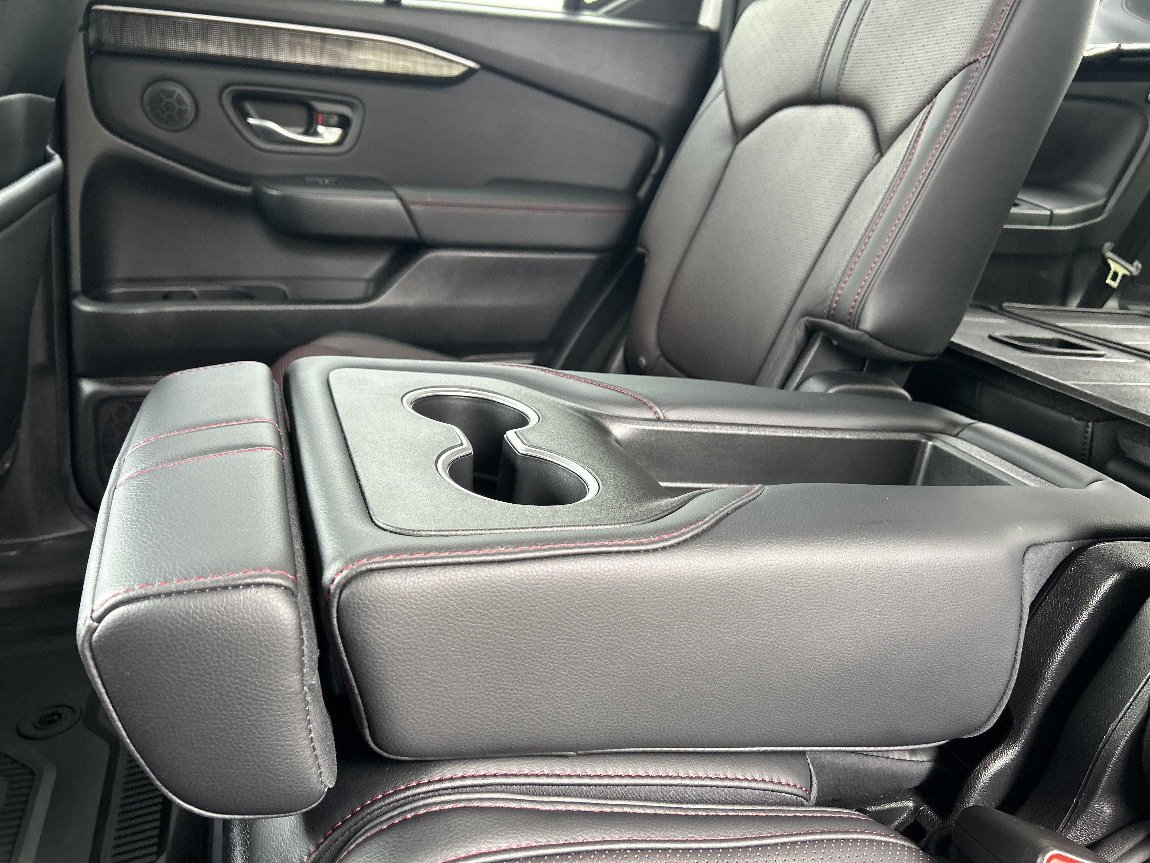 Certified 2025 Honda Pilot Black Edition image 27