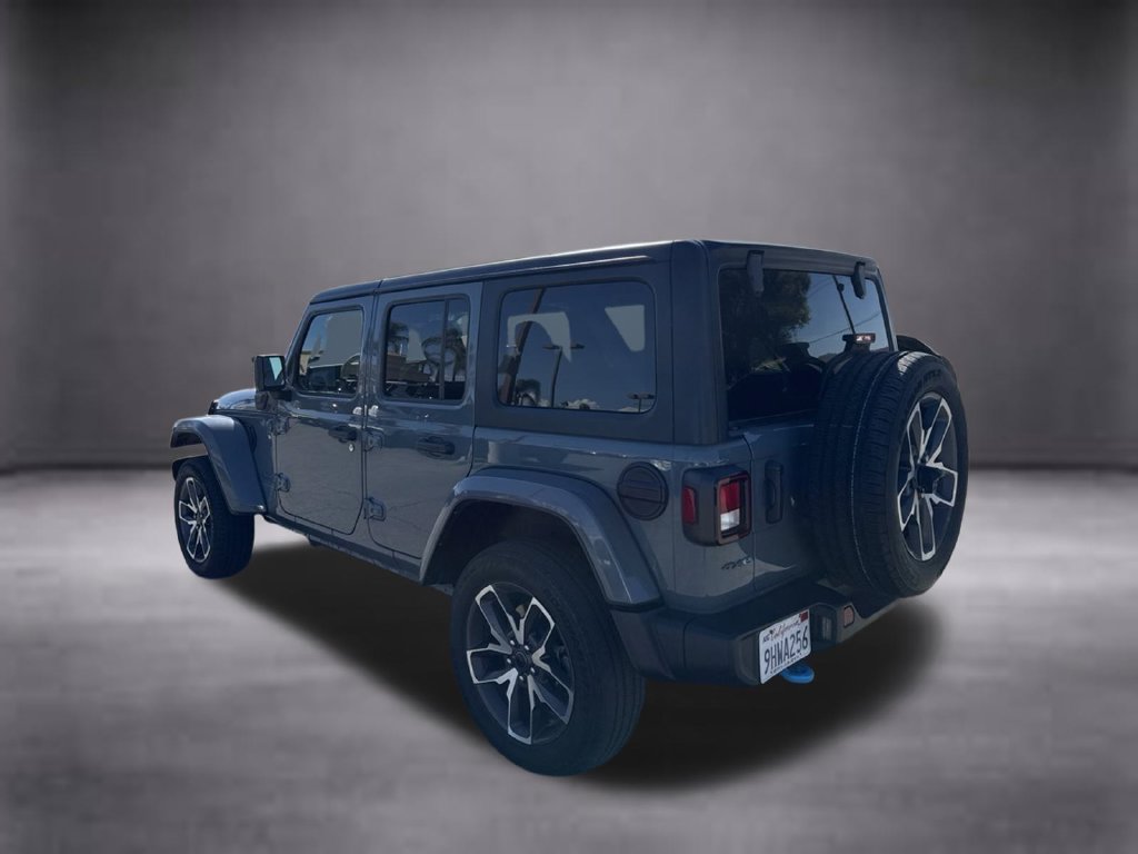 Used 2024 Jeep Wrangler Unlimited AWD/4WD image 6