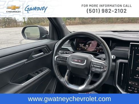 Used 2025 GMC Acadia Elevation image 24