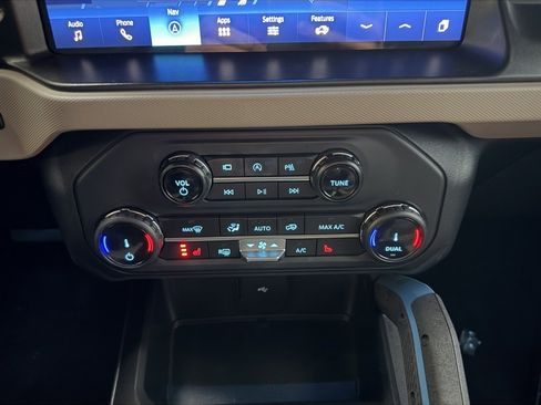 Used 2022 Ford Bronco Wildtrak image 22