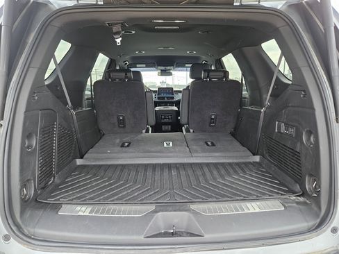 Used 2024 Chevrolet Tahoe Z71 w/ Luxury Package image 24