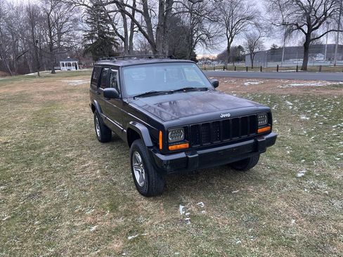 Used 2000 Jeep Cherokee Classic image 1