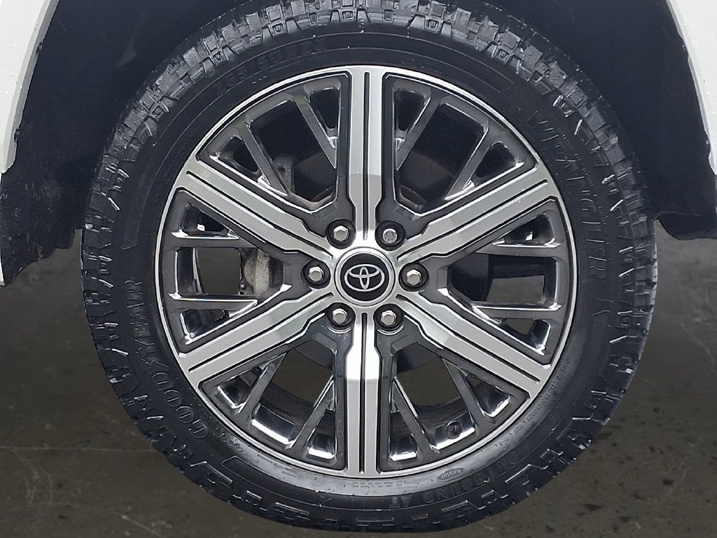 Used 2023 Toyota Tundra Capstone AWD/4WD image 9