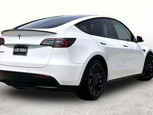 Used 2022 Tesla Model Y Performance AWD/4WD image 2