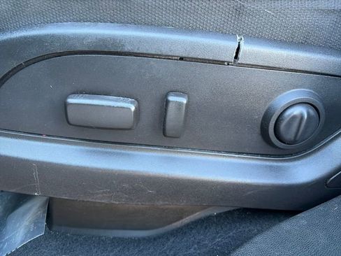 Used 2015 Chevrolet Traverse LT w/ Style and Technology Package image 25