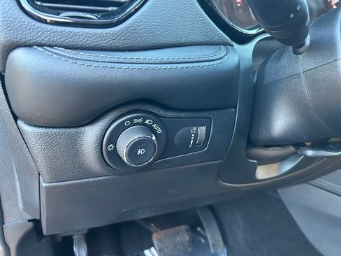 Used 2021 Dodge Durango SXT image 21