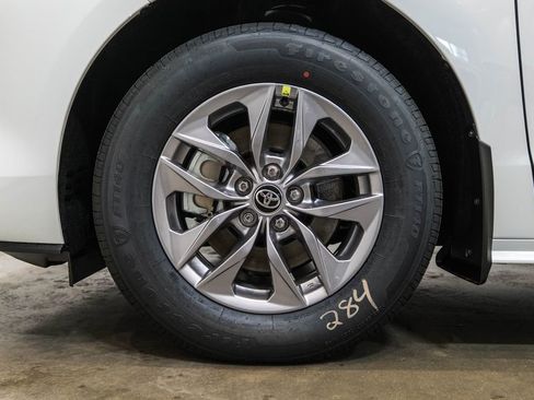 New 2026 Toyota Sienna XLE FWD image 12