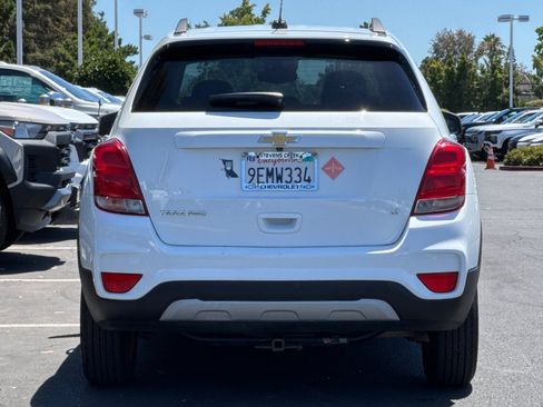 Used 2020 Chevrolet Trax LT w/ LT Convenience Package AWD/4WD image 6