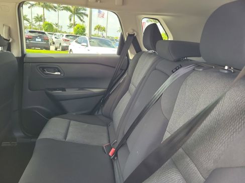 Used 2024 Nissan Rogue SV FWD image 11