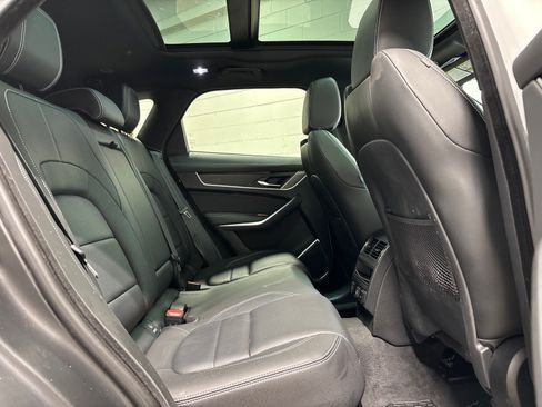 Used 2026 Jaguar F-PACE R-Dynamic S AWD/4WD image 39