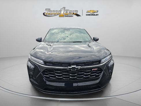 Used 2025 Chevrolet Trax RS w/ Sunroof Package image 2