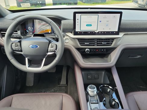 New 2026 Ford Explorer Platinum RWD image 14