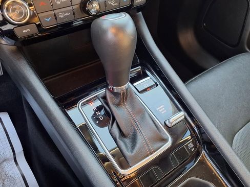 Certified 2022 Jeep Compass Limited image 18